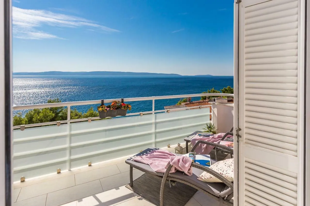 Apartments Meri Trogir 0*,